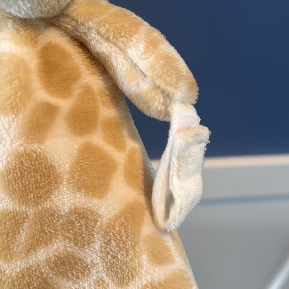 Carter's Giraffe Lovey Security Blanket Pacifier Holder Tan White Soft Plush - Picture 2 of 7